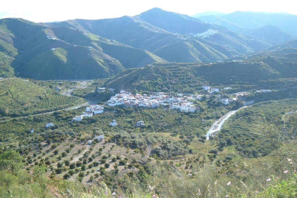 HOUSE MARUJA WITH WiFi & JACUZZI - Bed and Breakfast Cútar