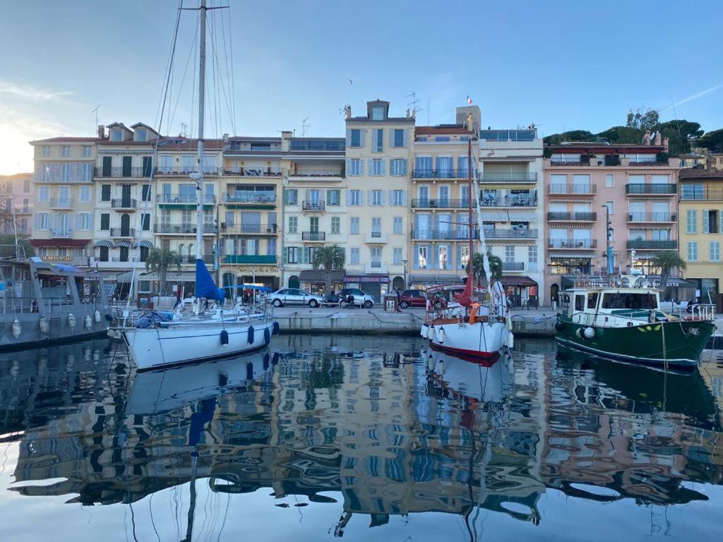 Cannes Old Port, SEAFRONT & Seaview best Wifi & AC - B&B