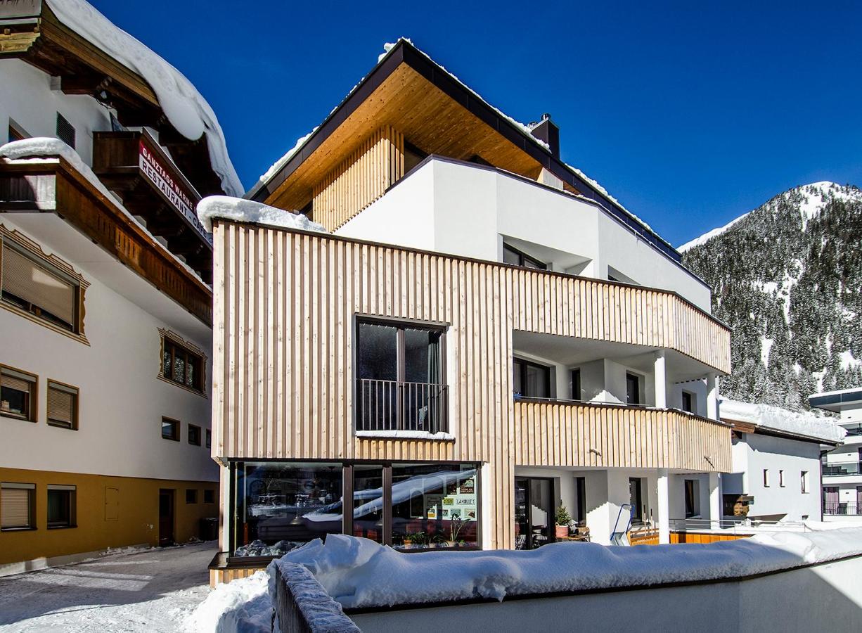 Apart Chamins - Ferienwohnung