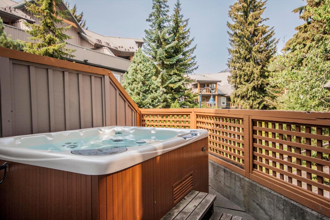 B&B Whistler - Amazing Location with PRIVATE Hot Tub by Harmony Whistler - Bed and Breakfast Whistler
