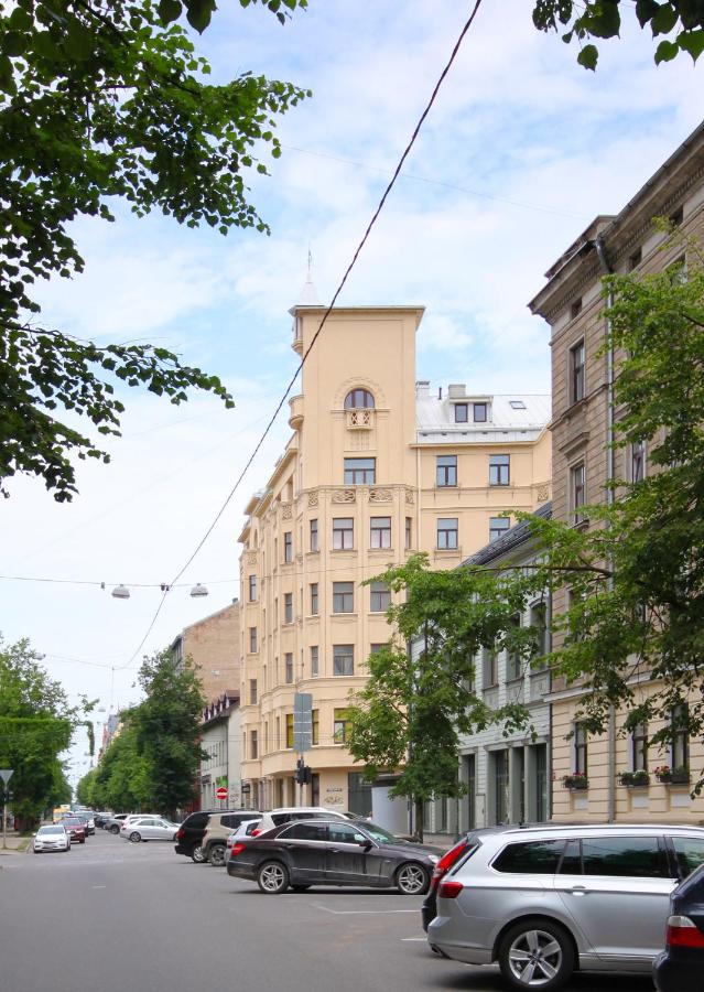 Quiet and spacious home in historic Riga - Chambres d’hôtes Riga