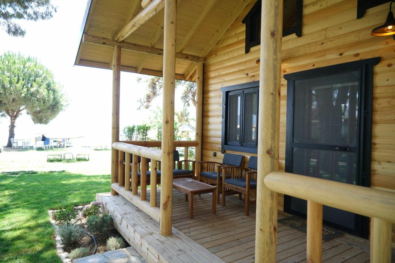 Deluxe Double Room (2 Adults + 1 Child)