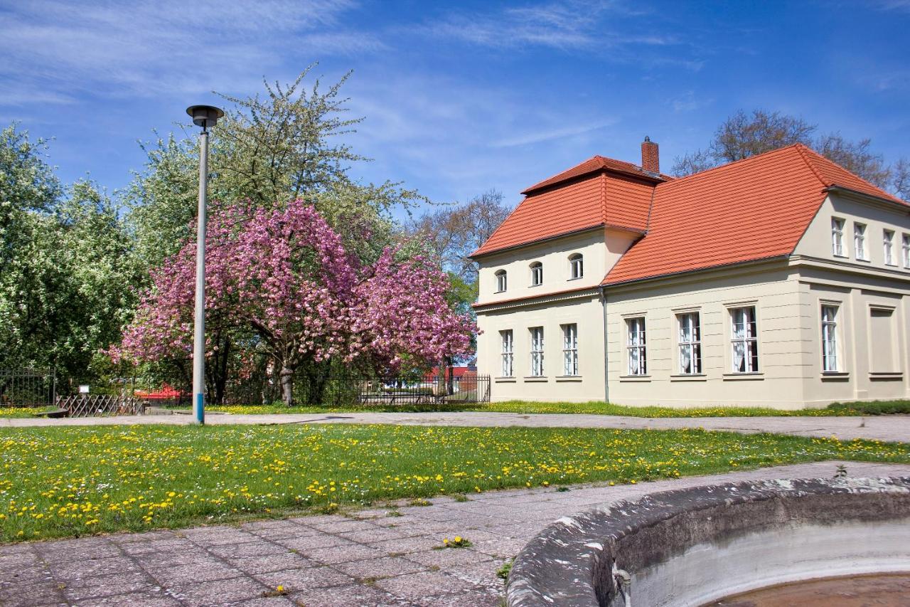 B&B Brandenburg - Gästehaus Schloss Plaue - Bed and Breakfast Brandenburg