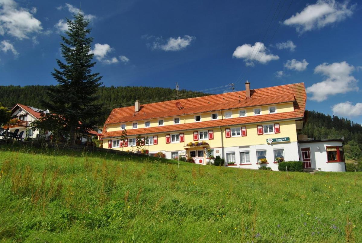 B&B Enzklösterle - Gasthof-Pension Berghof - Bed and Breakfast Enzklösterle