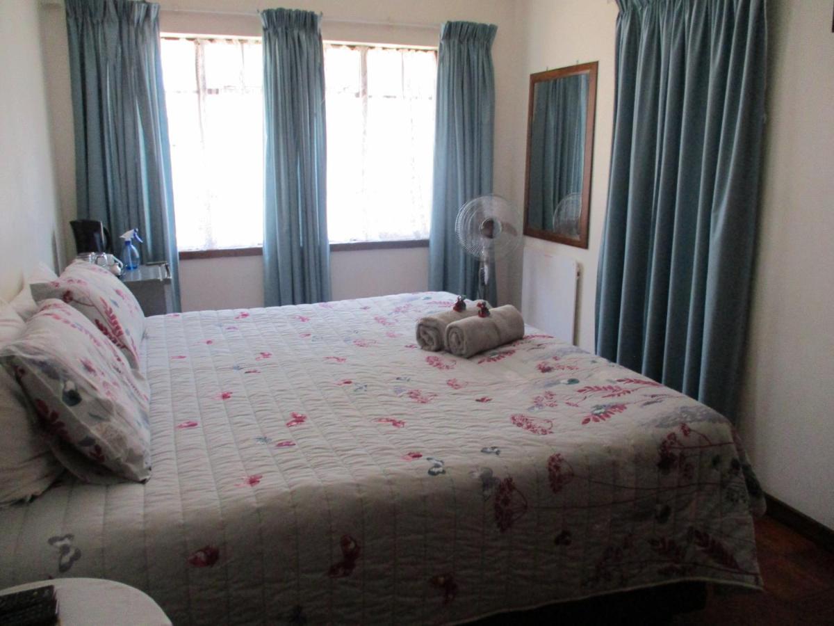 Zimmer mit Queensize-Bett