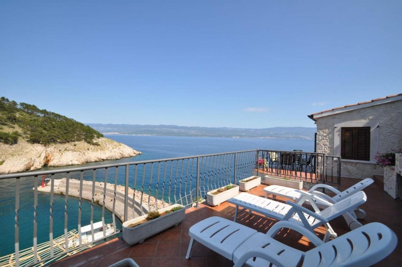 B&B Vrbnik - Holiday home Bernardica - on cliffs - Bed and Breakfast Vrbnik