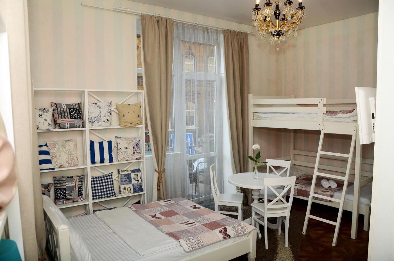 Familiensuite mit Balkon