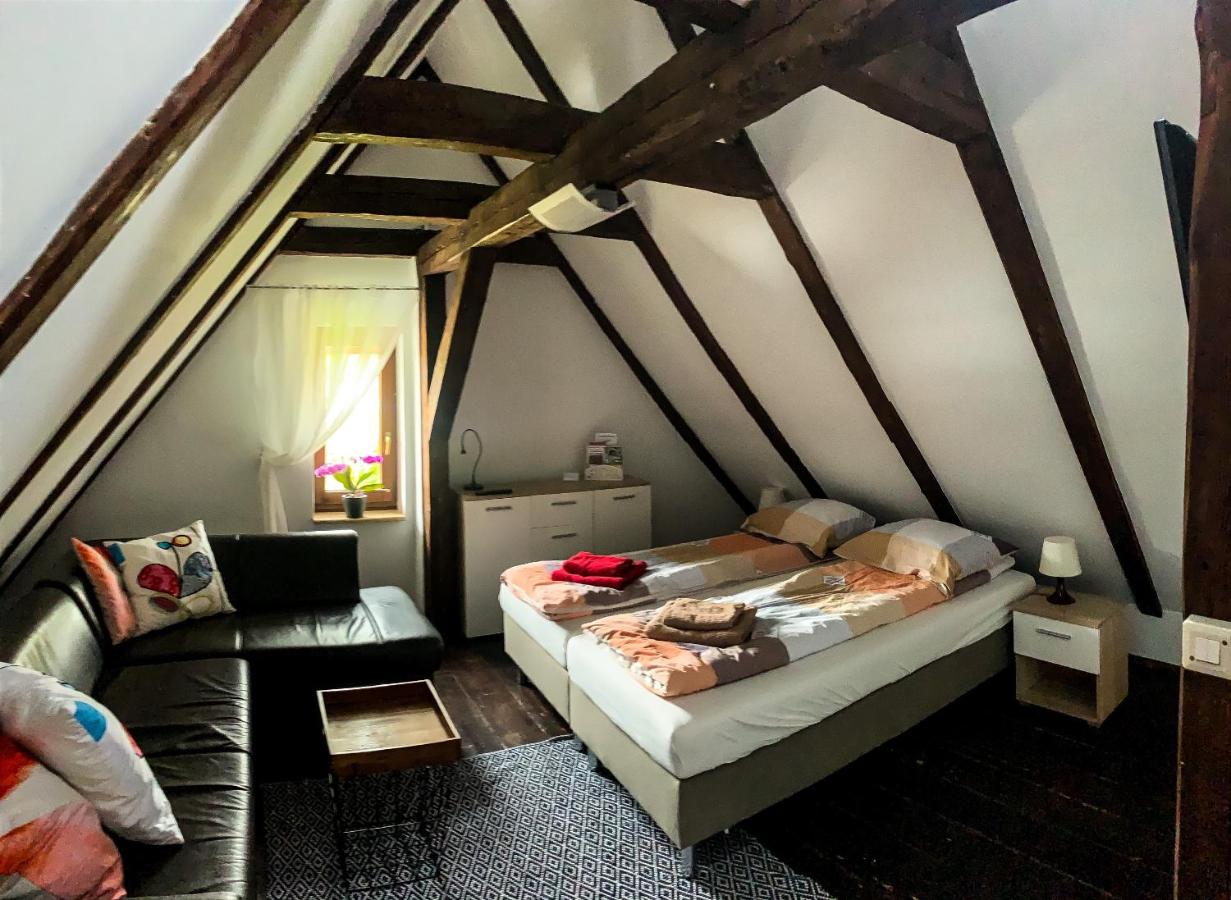 Twin Room with Private External Bathroom