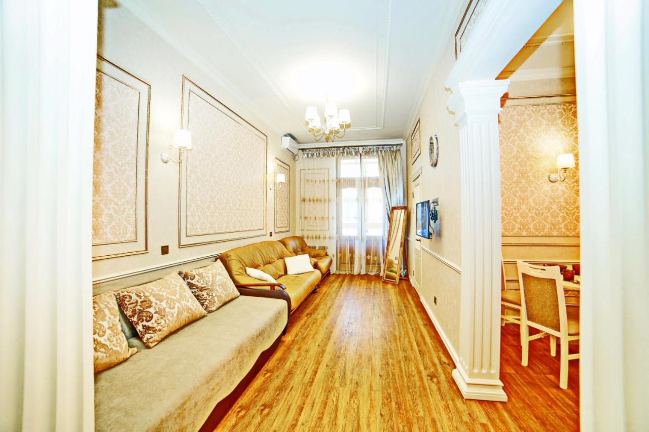 B&B Poltawa - Barokko Terrassa Сеть апартаментов Alex Apartments в центре Бесконтактное заселение 24-7 - Bed and Breakfast Poltawa