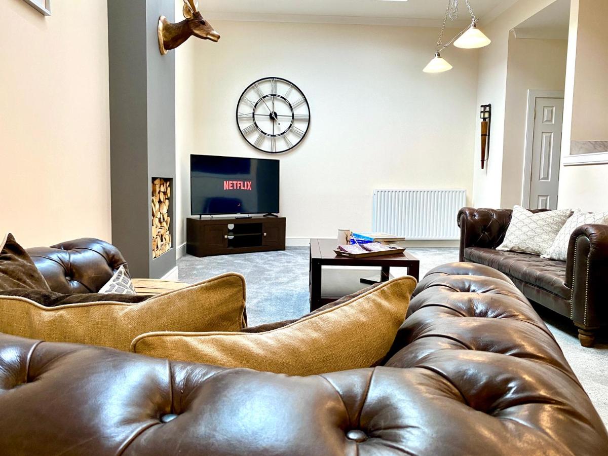 B&B Elgin - Serviced Accommodation Moray Lesmurdie House, Elgin - Free Parking, Free WiFi - Bed and Breakfast Elgin