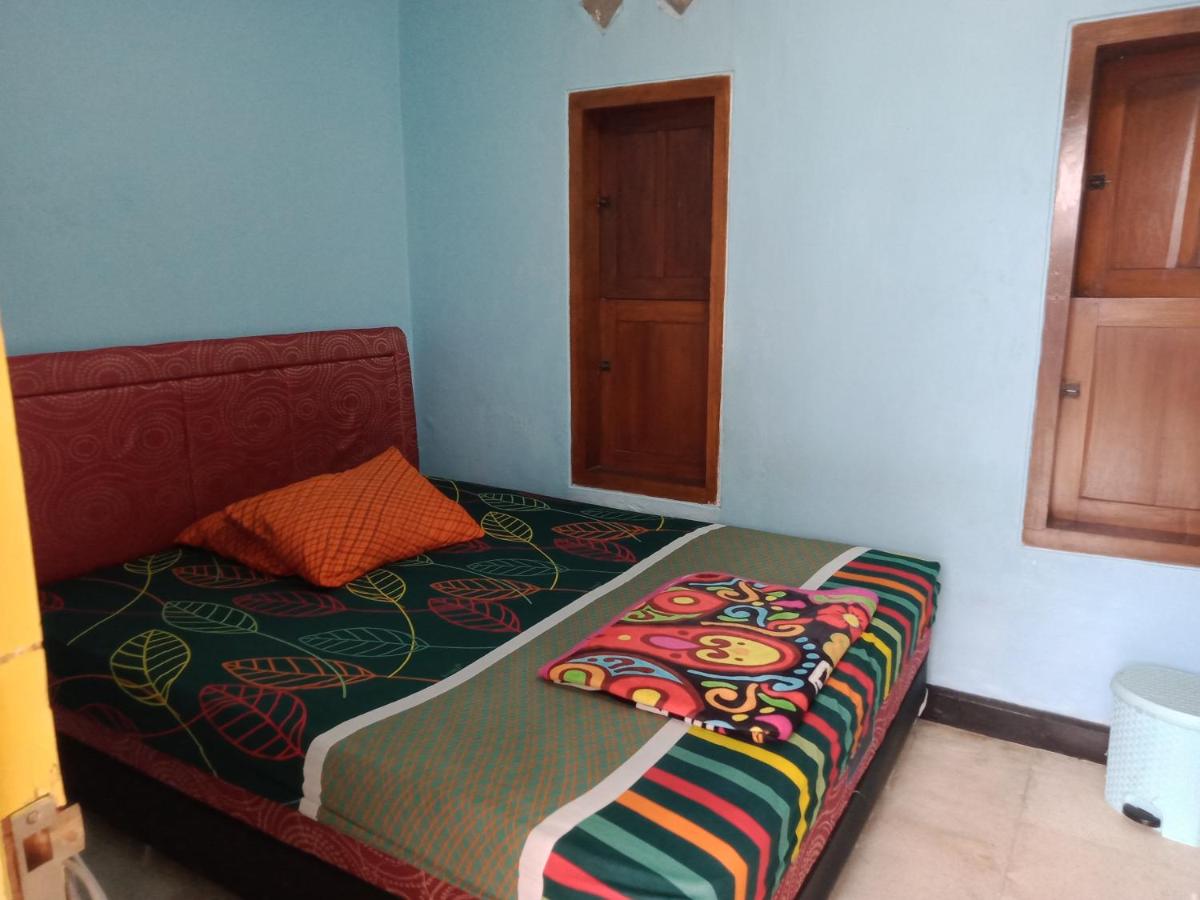 Thalia Homestay & Ijen Bromo Tour - Bed and Breakfast Banyuwangi