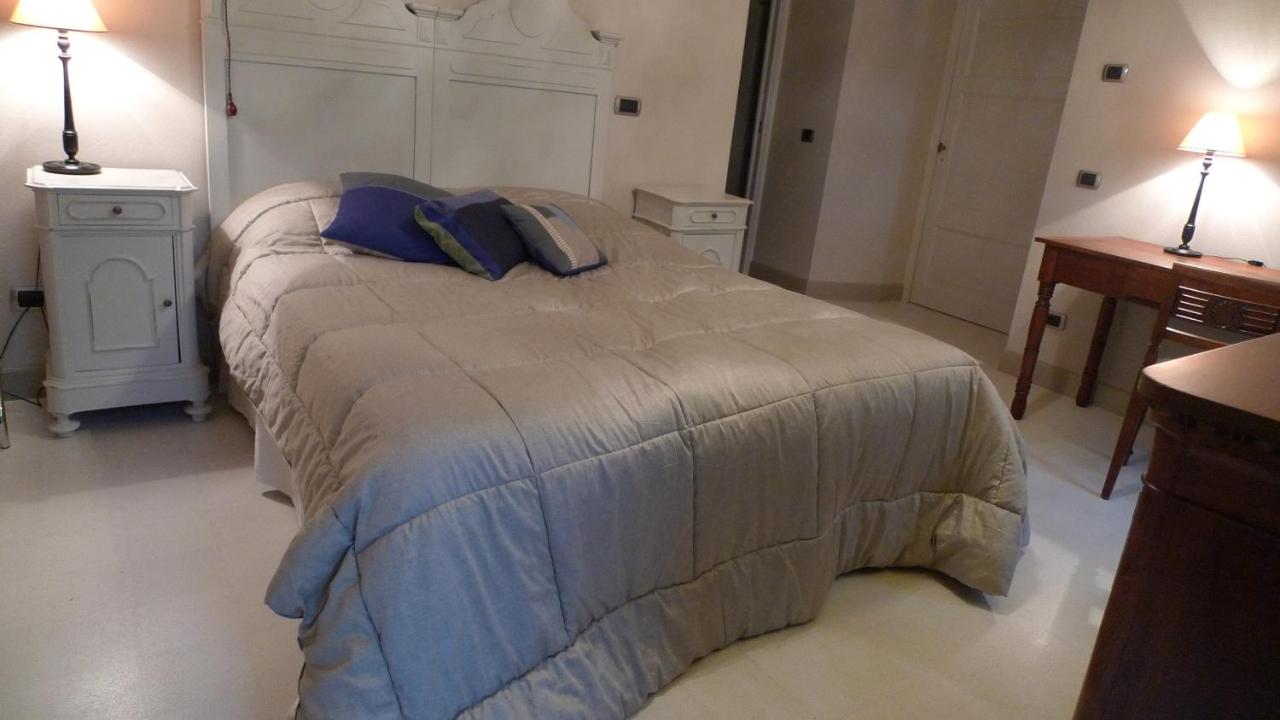 Suite with Lake View