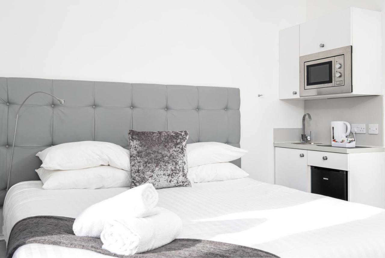 Deluxe Double or Twin Studio