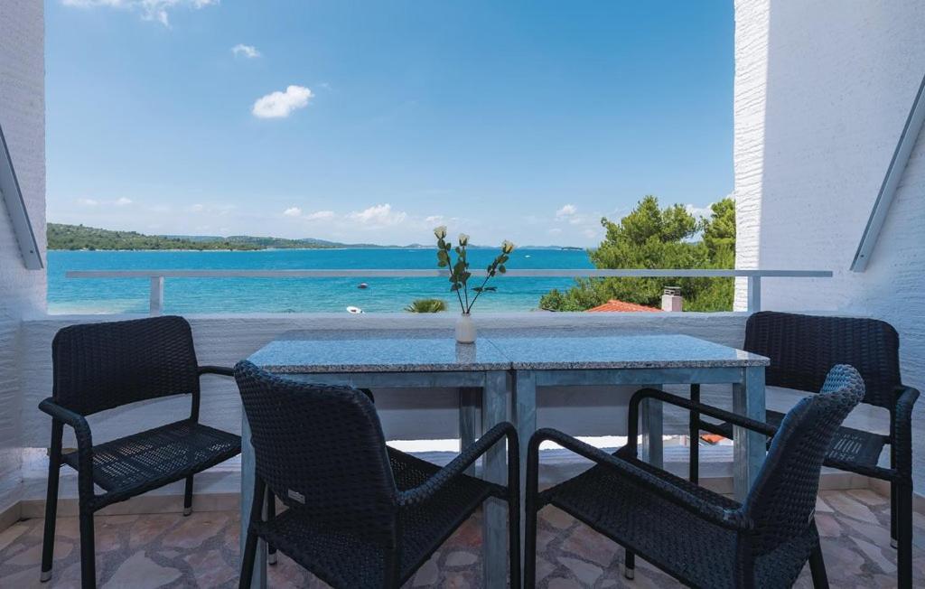 Appartamento con 2 Camere da Letto