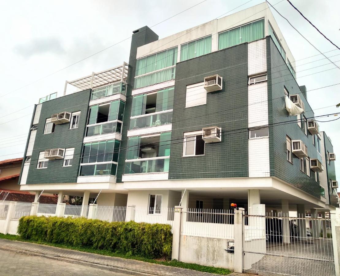 Apartamento de 2 quartos a 3 minutos a pé da praia de Cachoeira de Bom Jesu com águas calmas - B&B Florianópolis