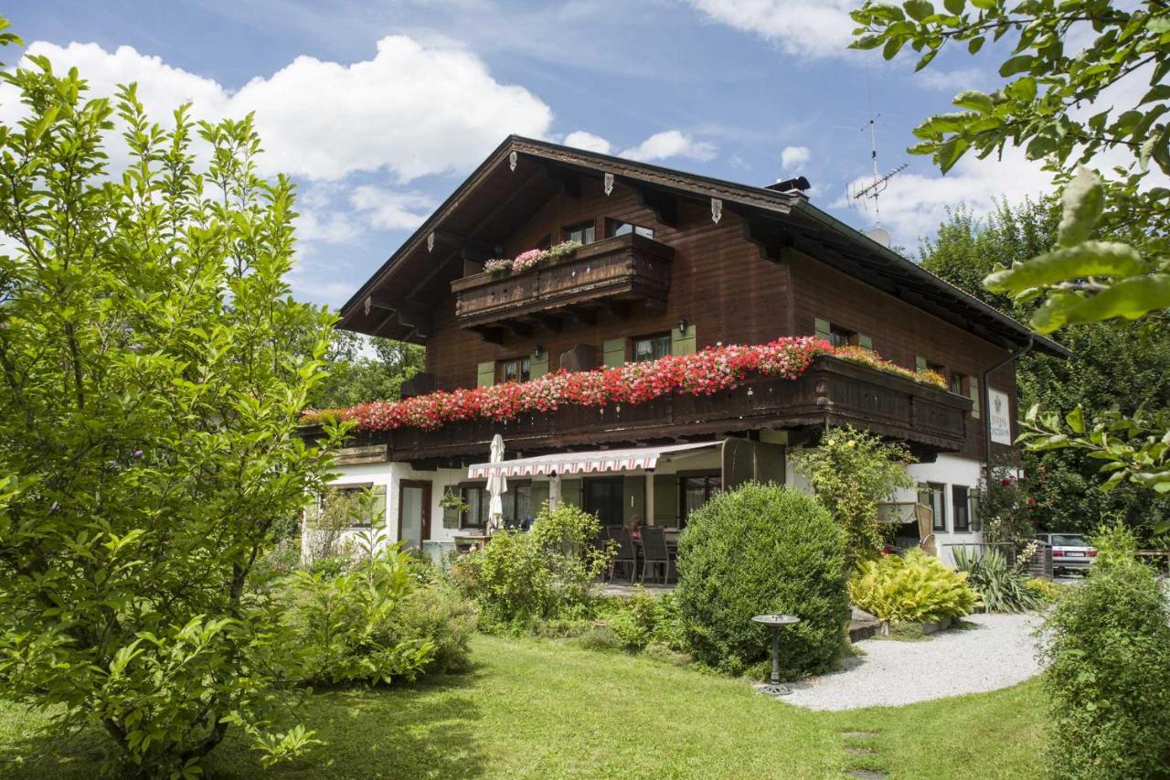 B&B Oberaudorf - Haus Enzian - Bed and Breakfast Oberaudorf