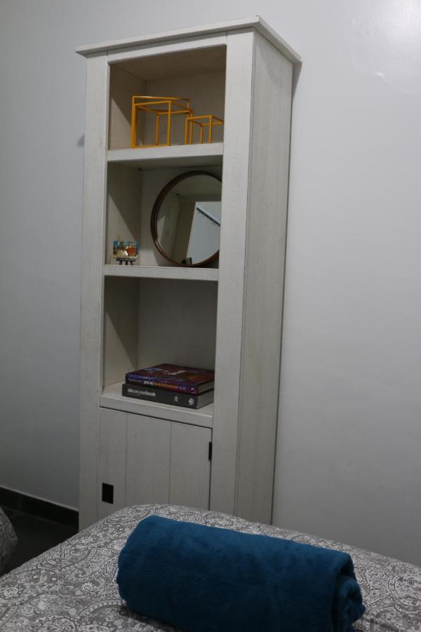 Casa com Quarto Simples a 4 KM do aeroporto de São José dos Pinhais - B&B