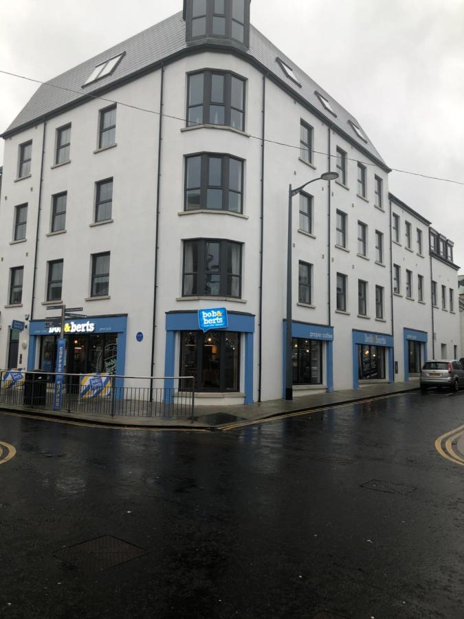 Luxury apartment in the heart of Portrush Main St - B&B