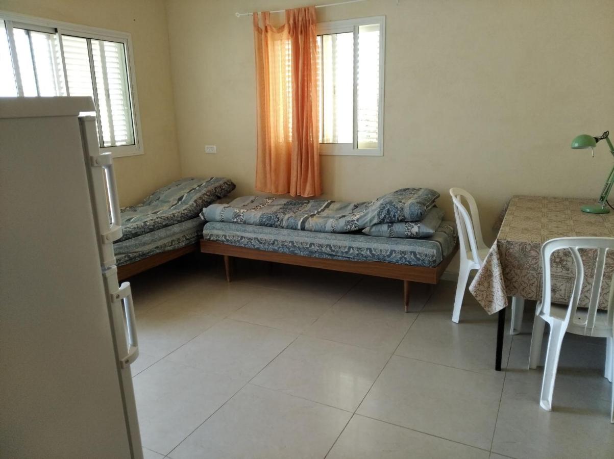 A Place to Lay Your Head - Gila Orlan - Bed and Breakfast Merhav Am