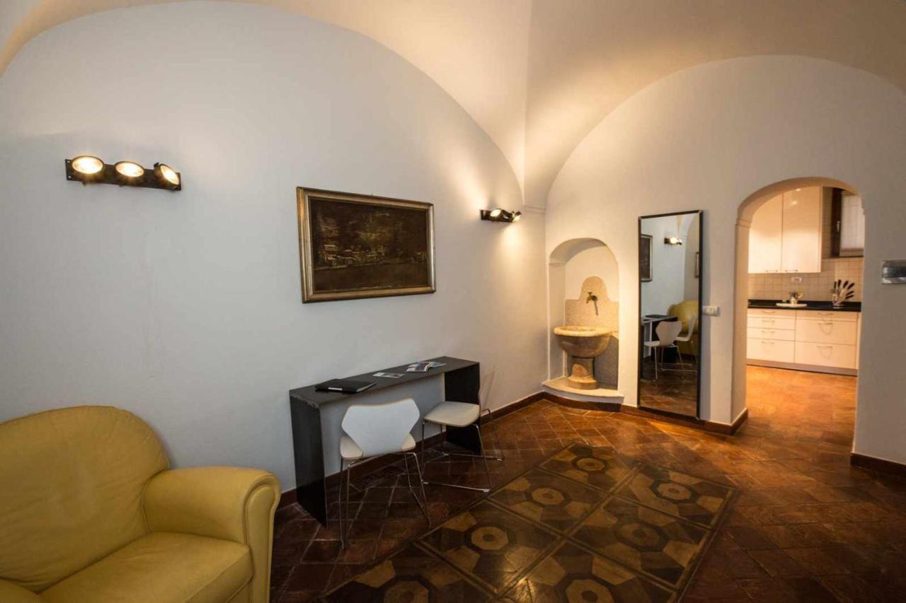 Historical apartment in the center of Gravedona - Larihome A02 - Chambres d'hôtes Gravedona