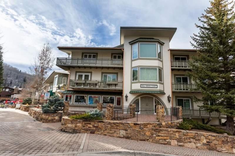 Condo 100 Yards to Gondola One - B&B