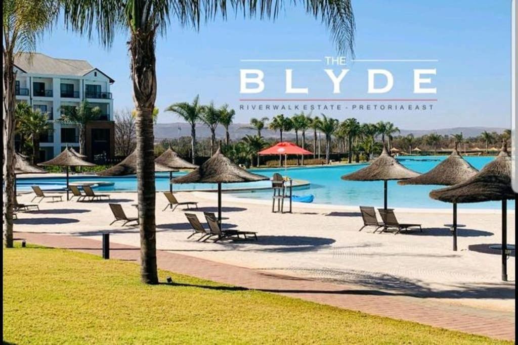 B&B Pretoria - The Blyde, Crystal Lagoon One Bed Apartment. - Bed and Breakfast Pretoria