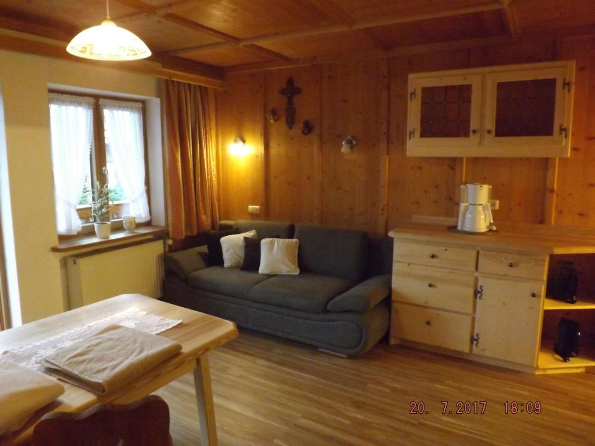 Apartment mit Balkon