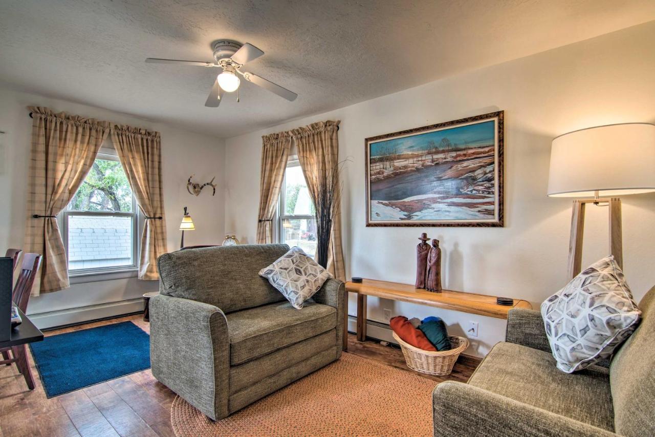Red Gates Cottage 3 Miles to University! - B&B Laramie