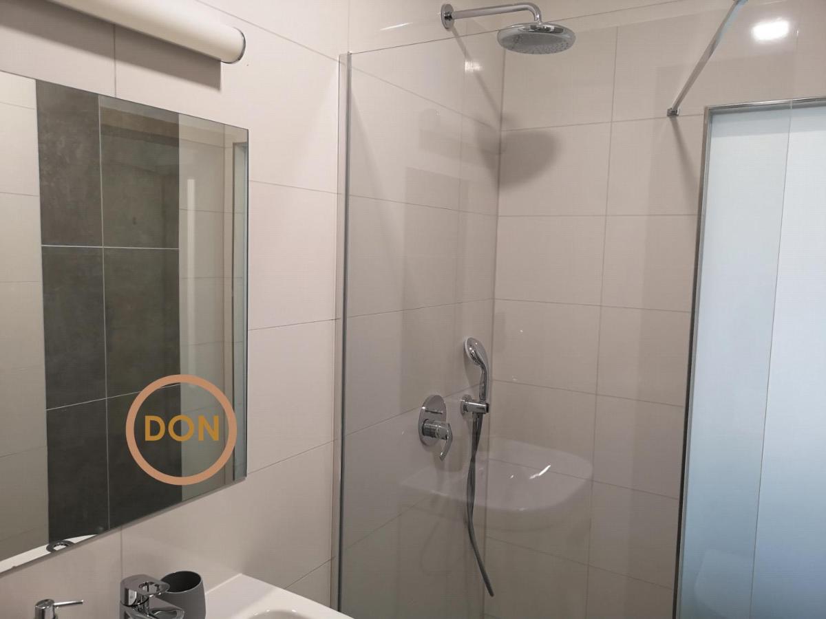 Zweibettzimmer mit Balkon
