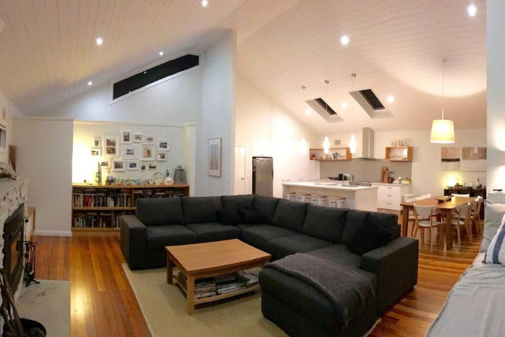 The Sands - Fifth Avenue, Sandy Point - B&B