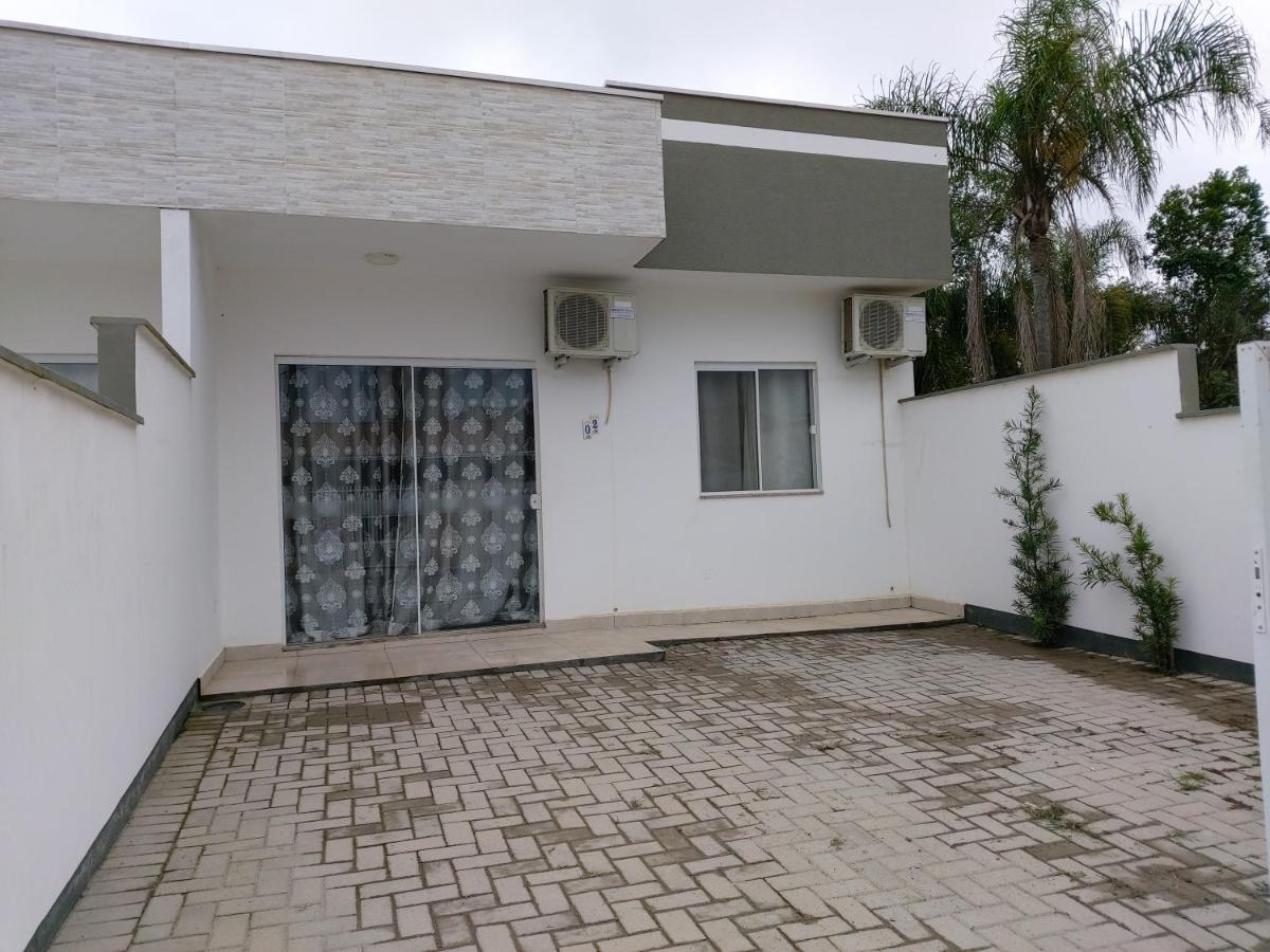Curta Praia de Armação - Casa Violeta - B&B