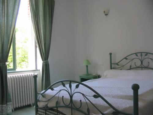 Deluxe Room (2 Adults + 1 Child)