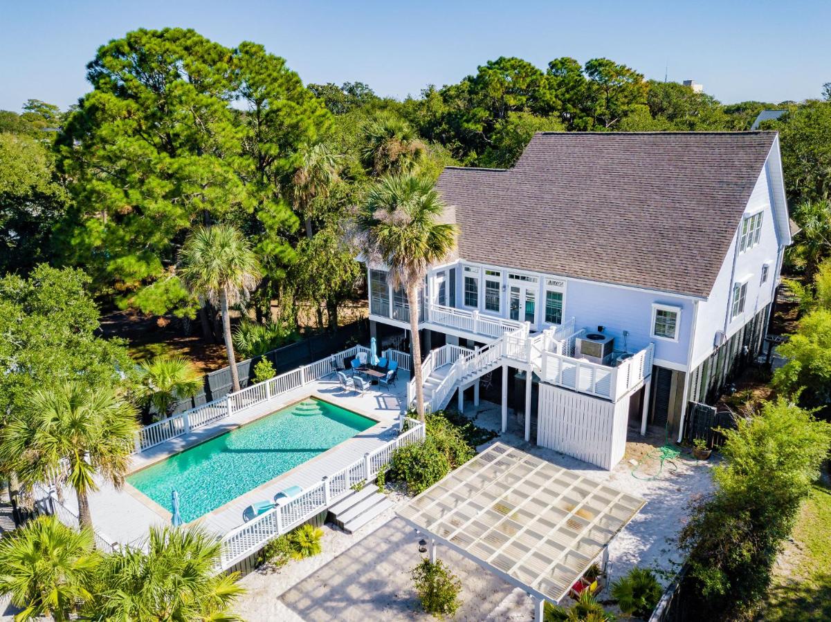 B&B Folly Beach - 114 W Huron - Sand Castle - Saltwater Pool - Heated upon request - Bed and Breakfast Folly Beach