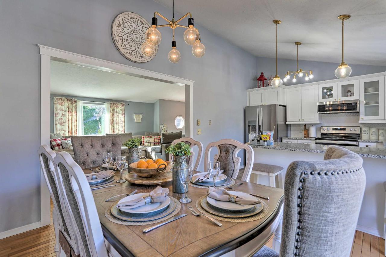 Hot Tub, Fire Pit and Resort Perks Tobyhanna Home! - Chambres d’hôtes