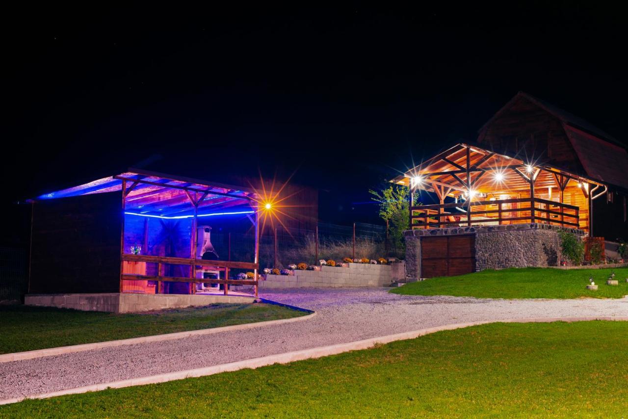 Cabana Mihai - B&B