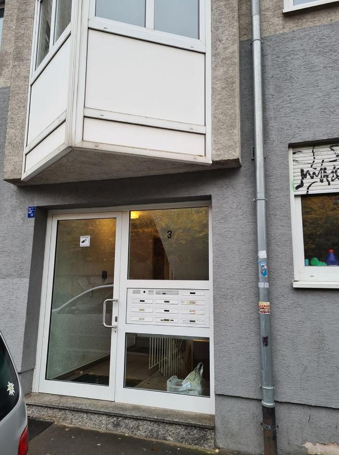 Modernes Apartment 3 mit 5 Schlafzimmer 8 einzelne Betten - Bed and Breakfast