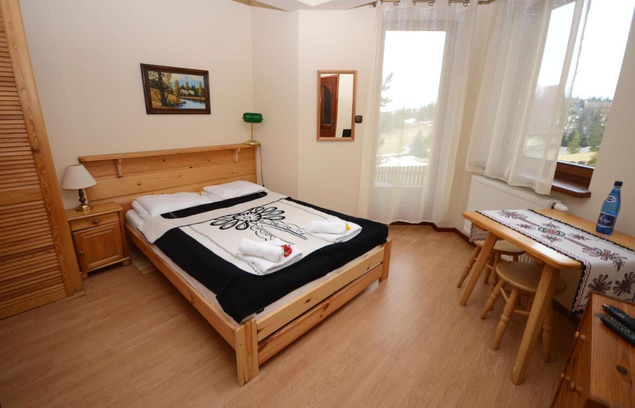 Triple Room with Mountain View