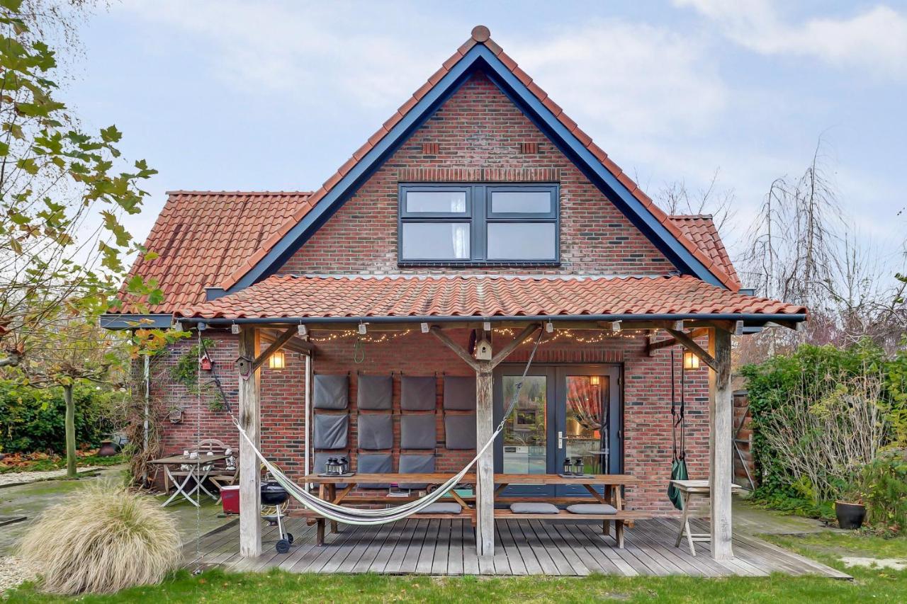 B&B Zeewolde - Villa Leeuwerik (4-12 p.) - Bed and Breakfast Zeewolde