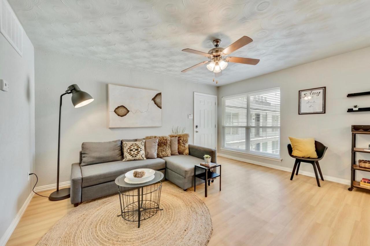 The Dallas Vibe and Free Arboretum Tickets - Bed and Breakfast