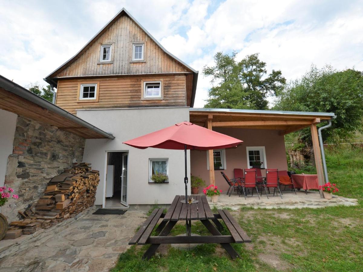 B&B Malečov - Spacious holiday home with pool and covered terrace in the Bohemian Uplands - Bed and Breakfast Malečov