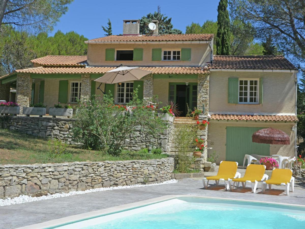 B&B Beaucaire - Lush Villa in Beaucaire with Swimming Pool - Bed and Breakfast Beaucaire