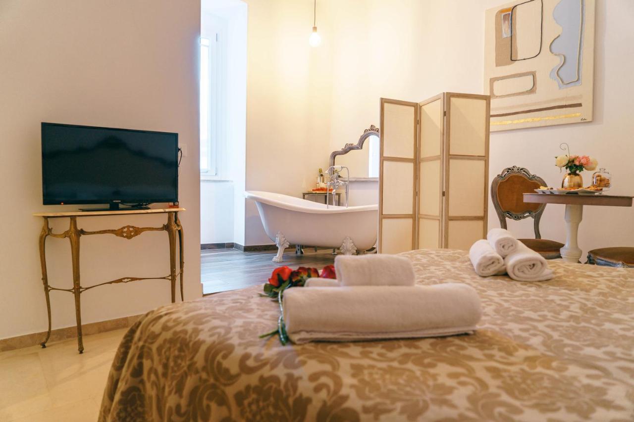 Deluxe Double Room with Bath