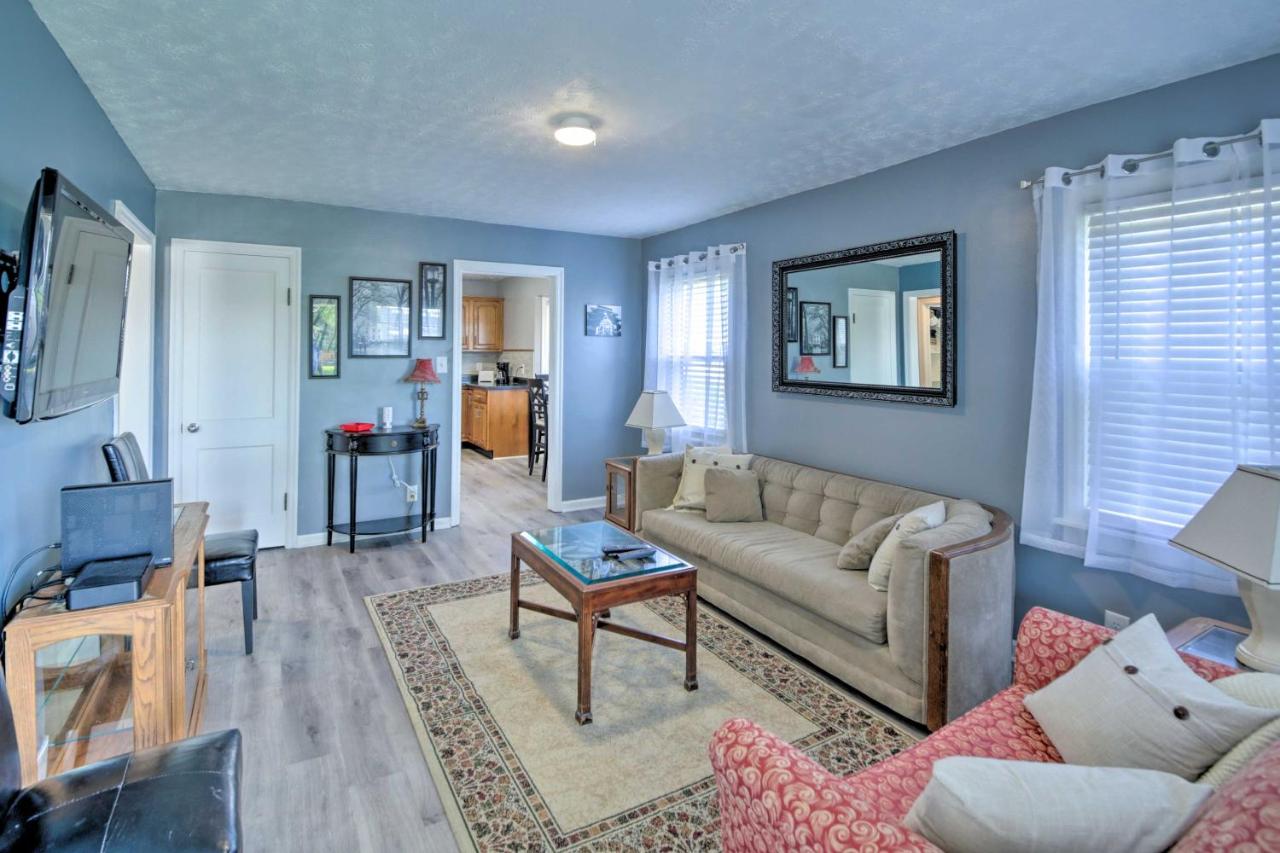 Indianapolis Area Home - Walk to the Speedway! - Bed and Breakfast