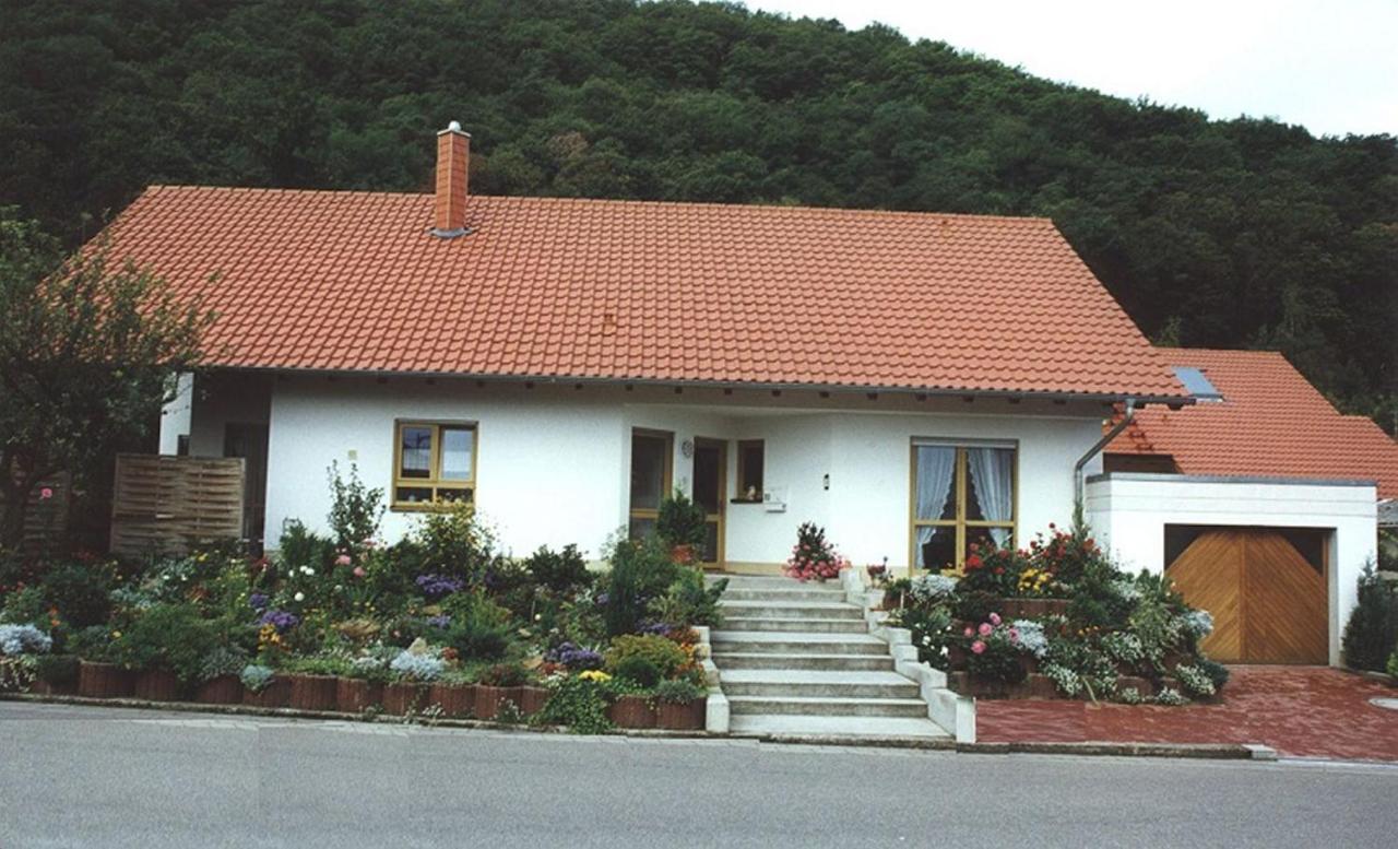 B&B Neustadt an der Weinstraße - Haus am Fürstenweg - Bed and Breakfast Neustadt an der Weinstraße