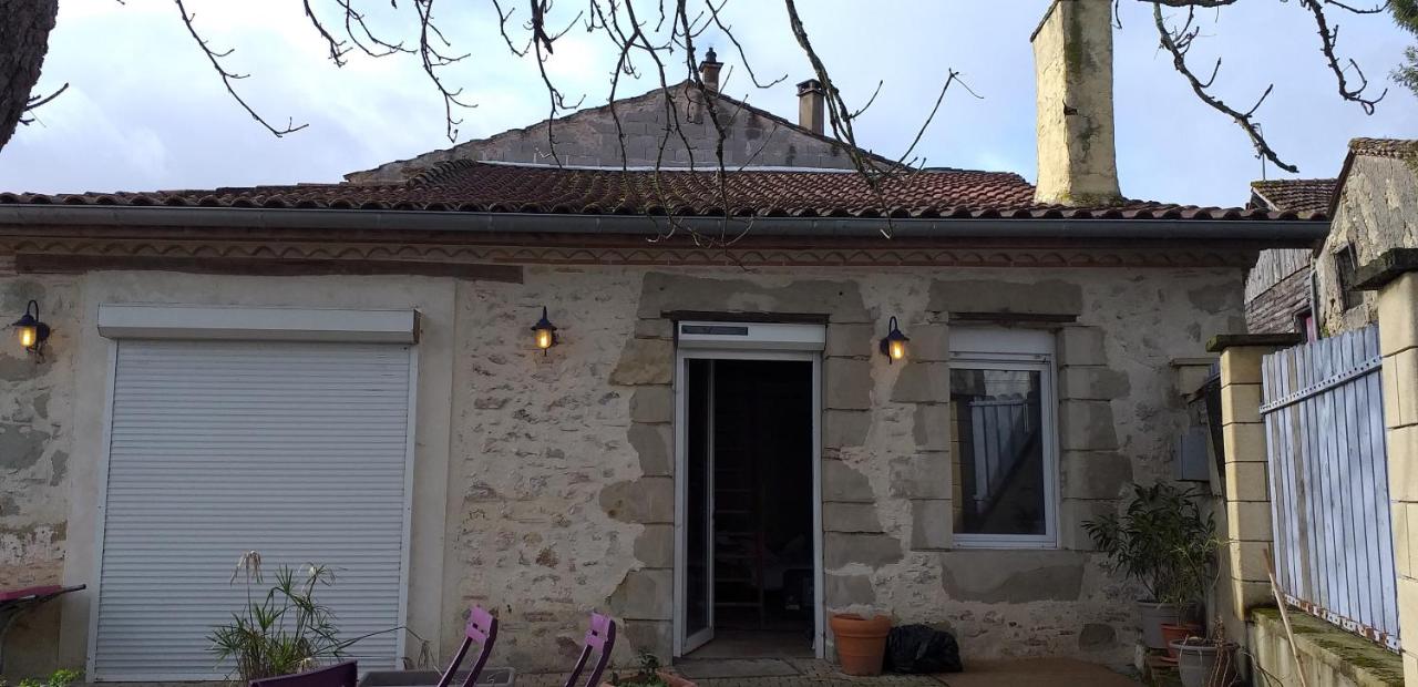 Studio Bellevue 3 rue du bourg a Montastruc 47380 entrée indépendante - B&B