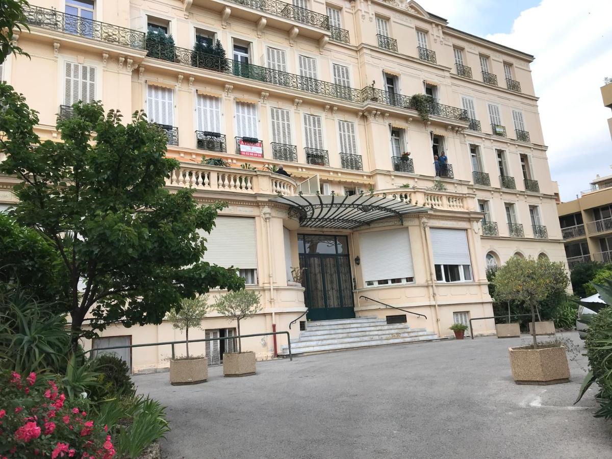 Appartement Terrasse dans Palace Centre ville - B&B Mentone