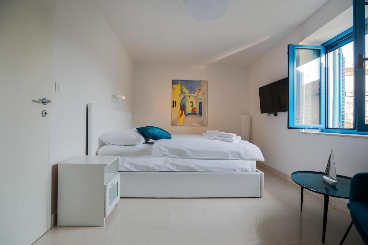 Hvar Old Dalmatian House Junior Suite - Deck 3 - Chambres d’hôtes