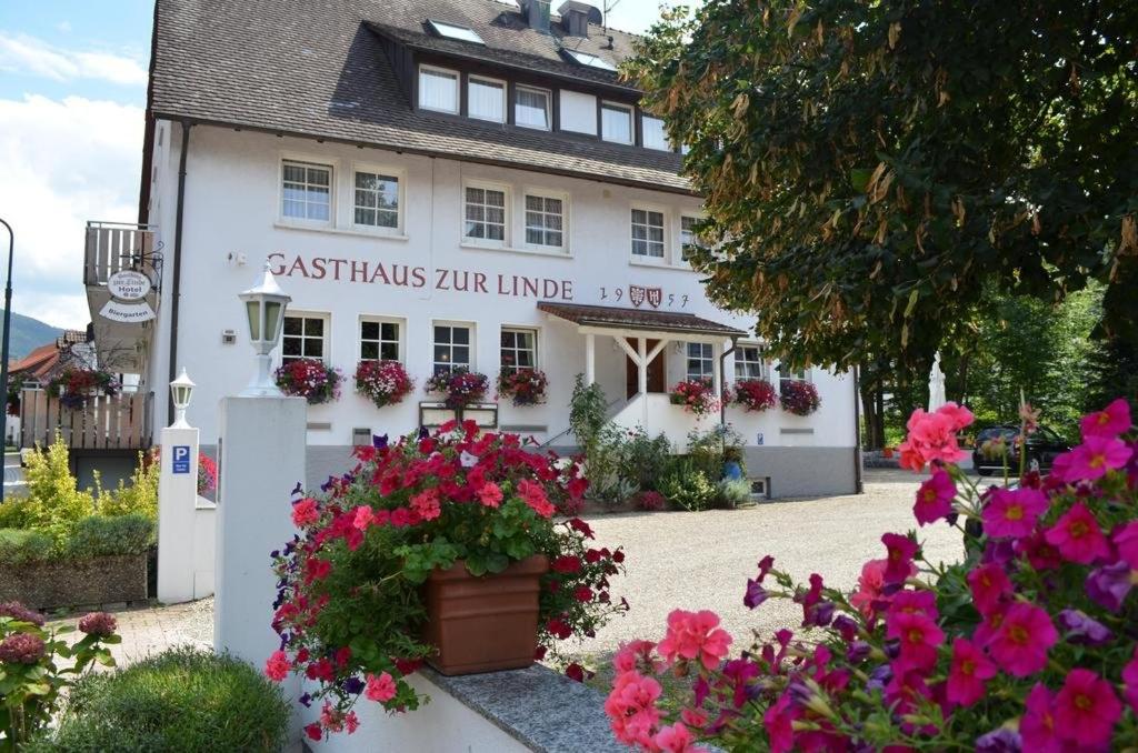 B&B Glottertal - Hotel Gasthaus Zur Linde - Bed and Breakfast Glottertal