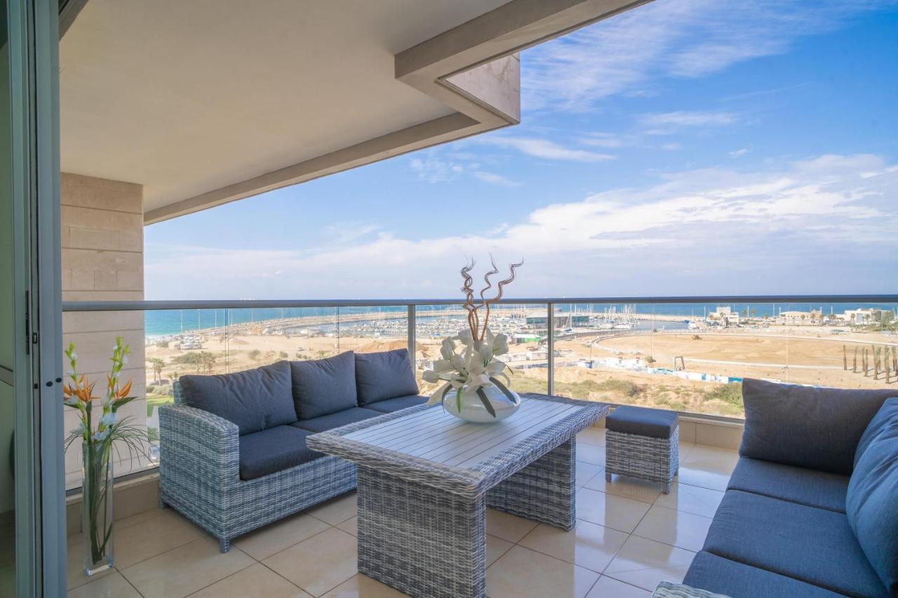 B&B Asjdod - Luxury Marina Beachfront by Airsuite - Bed and Breakfast Asjdod