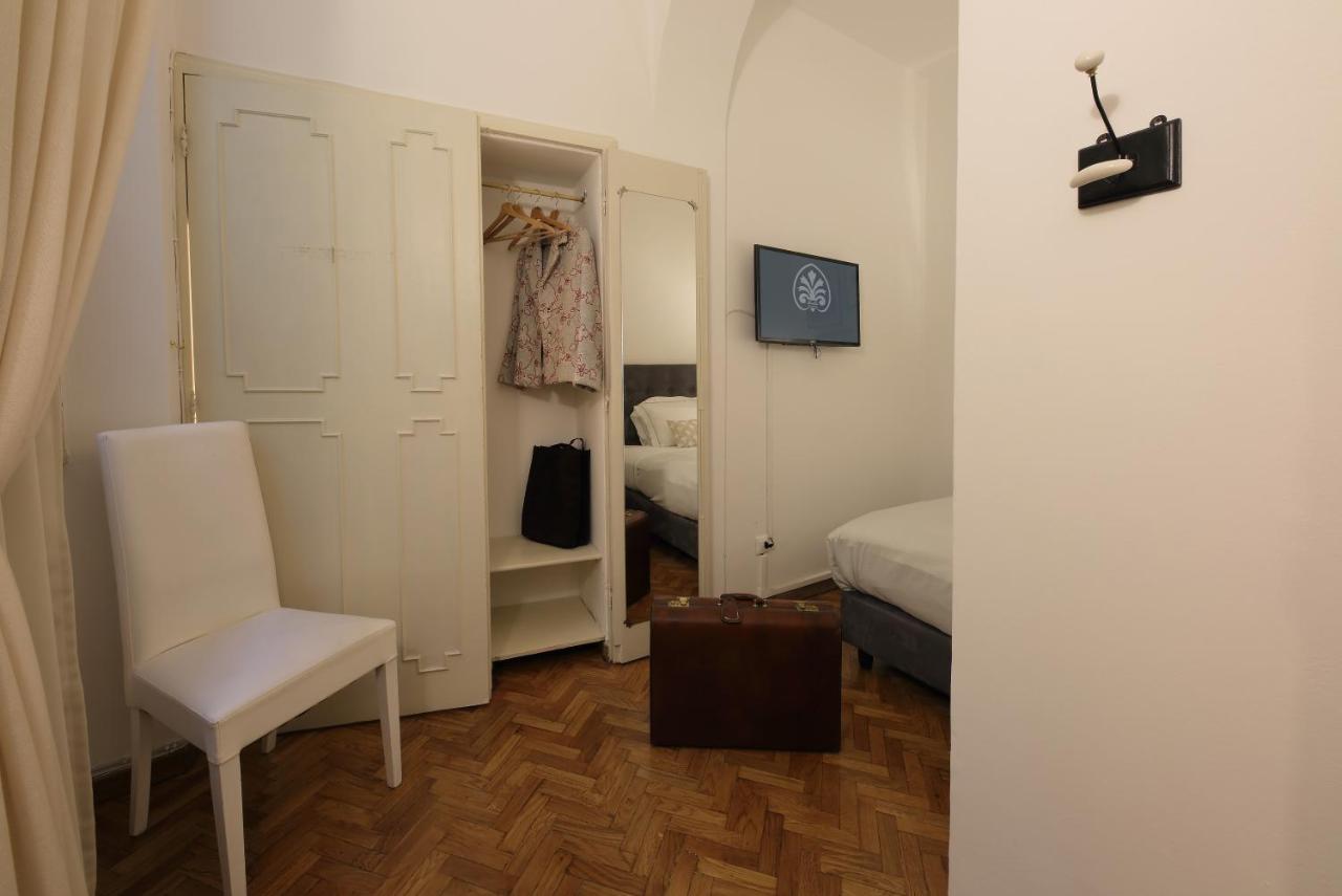 Single Room with Private External Bathroom